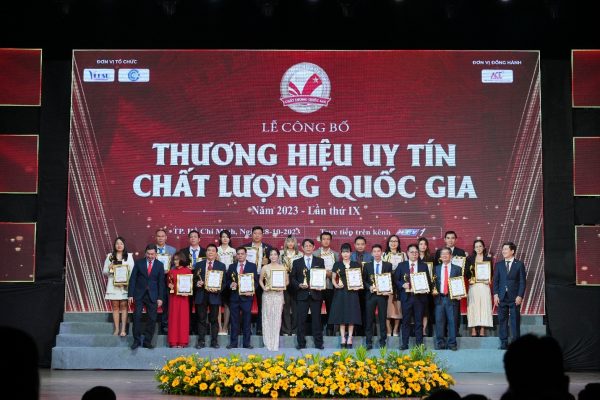 Bao Bì Phú An cùng các doanh nghiệp tại buổi Lễ công bố “Thương hiệu Uy Tín – Chất Lượng Quốc Gia 2023